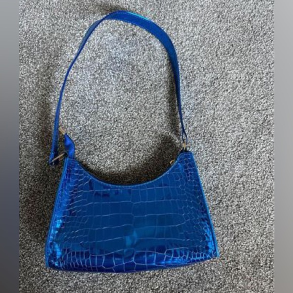brand new shoulder purse never used